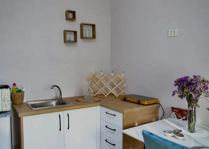 Astoria Boutique Tiran
